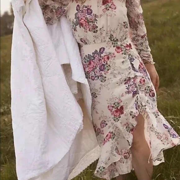 FOR LOVE AND LEMONS ROSS RUCHED RUFFLE MIDI DRESS - Picture 7 of 8